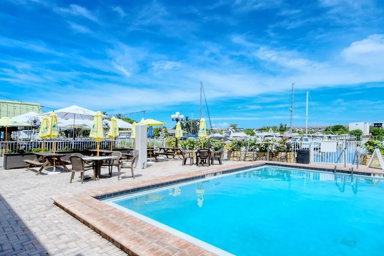 Heated Pool, Bunk Beds, King Bed, Huge Tv, Marina, Tiki Bar Aparthotel South Bradenton